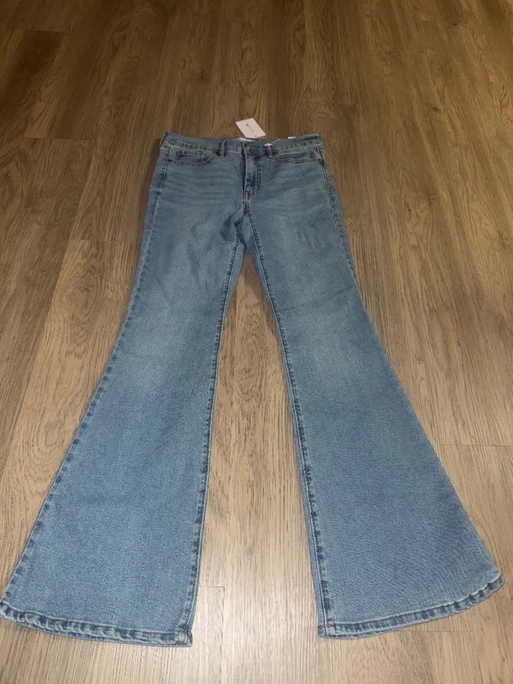 Jessica Simpson Daisy Flare Jeans NWT Light Wash Boho 70s Retro Bell Bottom jean
